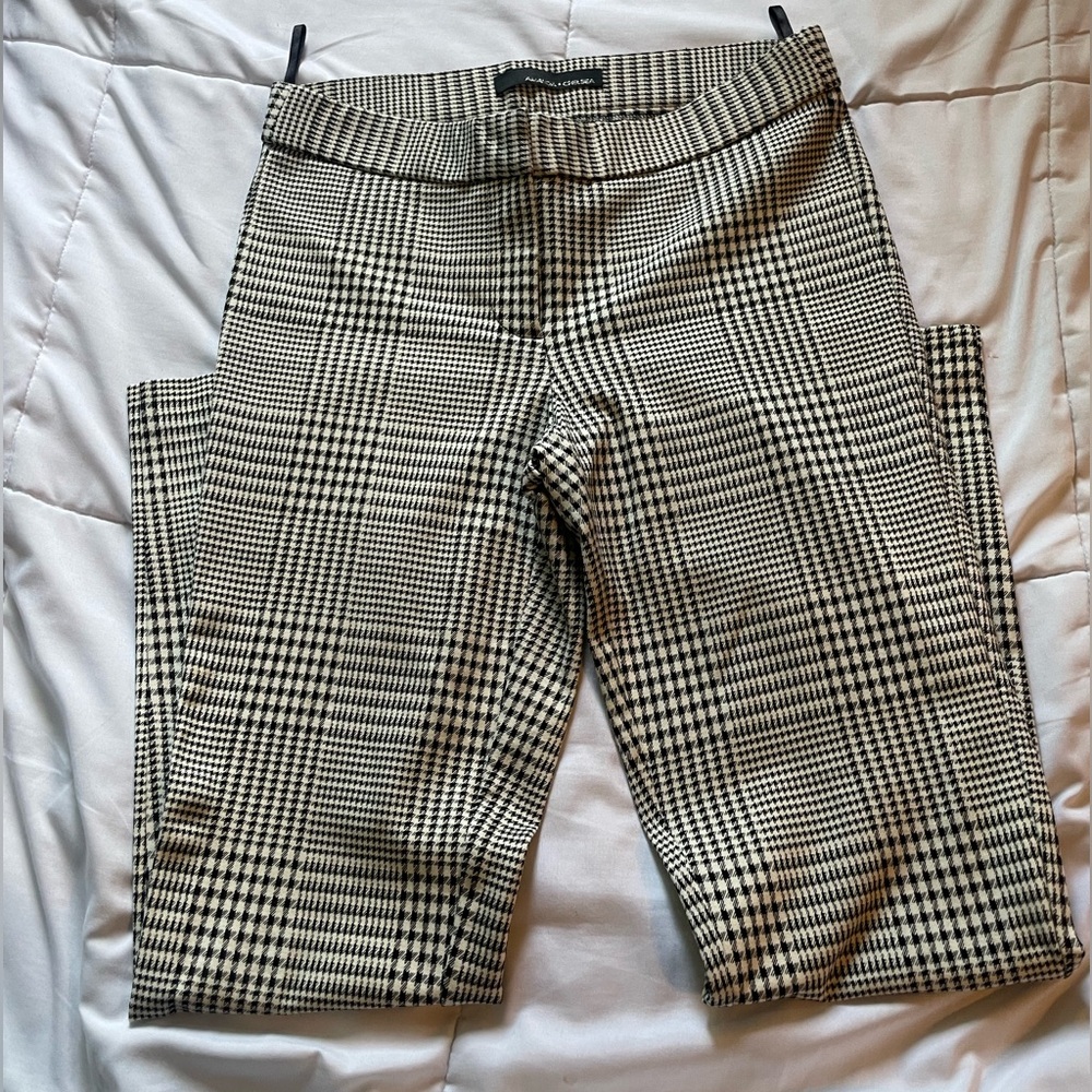 Amanda & Chelsea Houndstooth pants